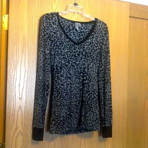 BKE Leopard Print V-Neck
